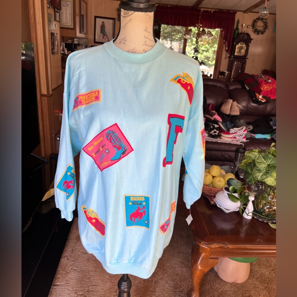 NWT woman’s HAWK western Montana Ranch rodeo club made in the USA sweatshirt